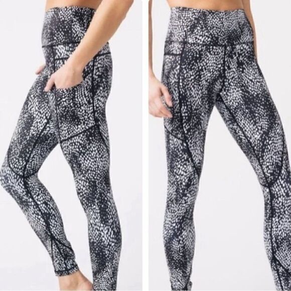 Zyia Women’s Active Viper Light n Tight Black & White Dot Workout Yoga Leggings - Picture 1 of 7